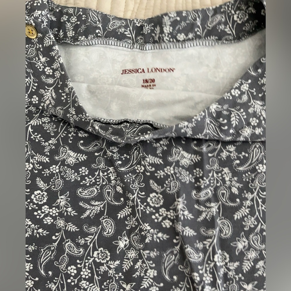 Woman’s shirt sz18/20 gray design new from Jessica London